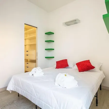 Charme & Luxe 2 Bedroom Center 公寓